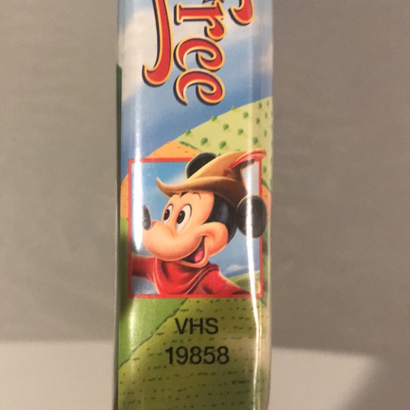 Walt Disney Gold Classic Collection Fun and Fancy Free VHS Tape Gold collection - Picture 4 of 9